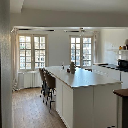 Spacieux Appartement Au Coeur Du Centre Historique De Dinan Esterno foto