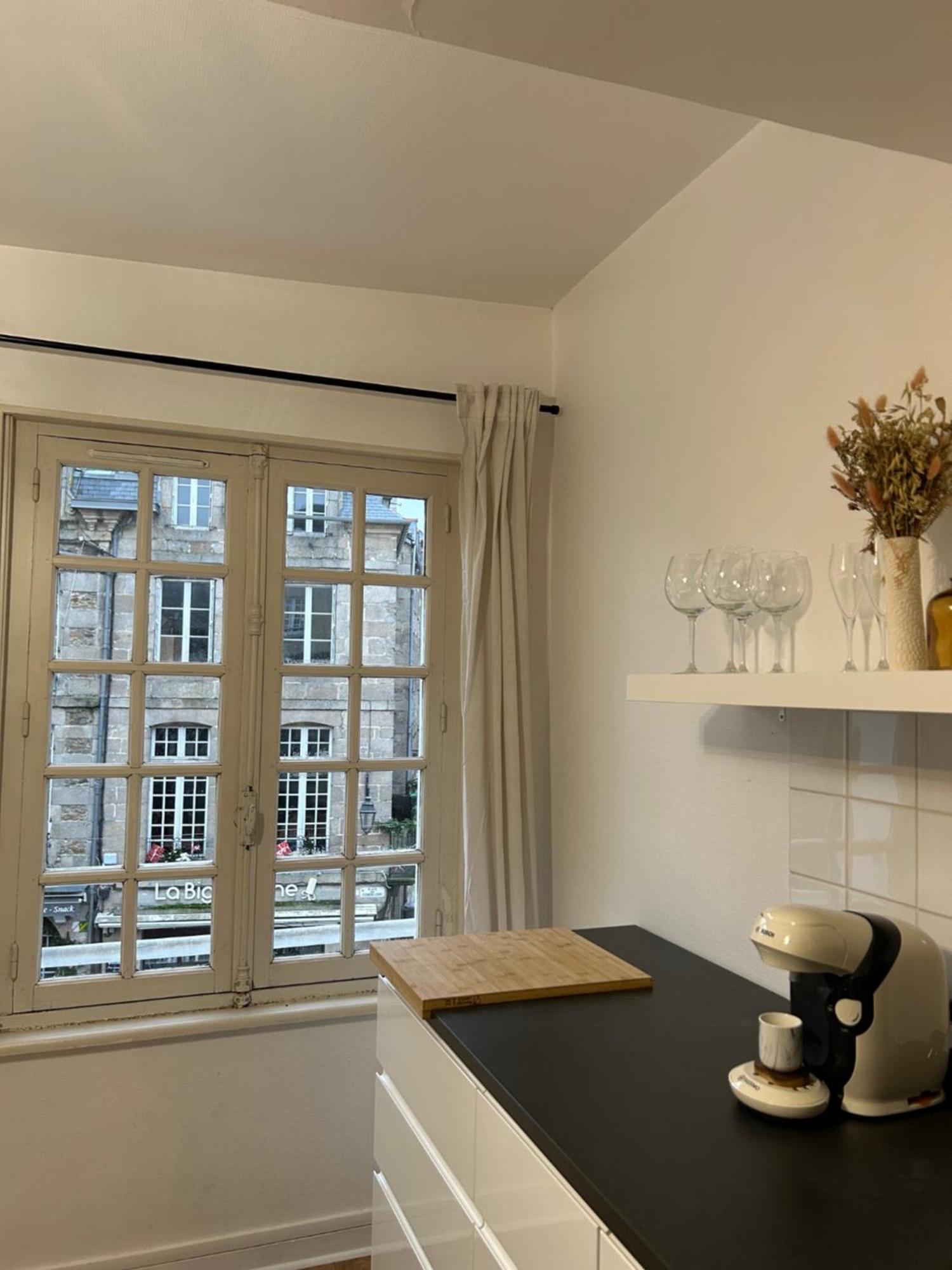 Spacieux Appartement Au Coeur Du Centre Historique De Dinan Esterno foto