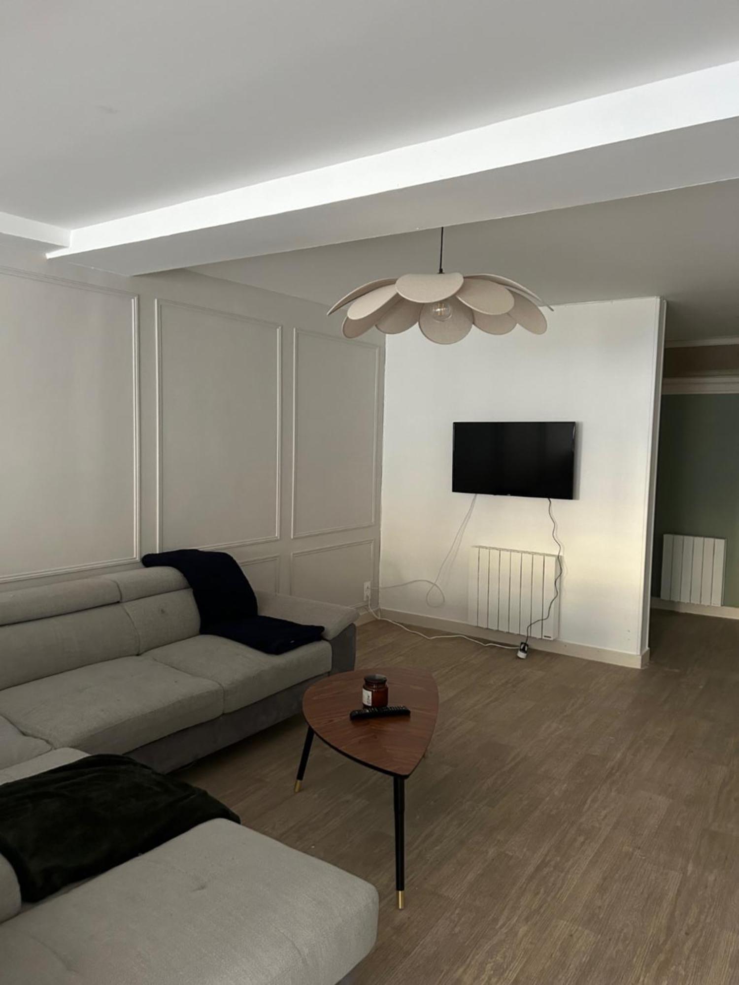 Spacieux Appartement Au Coeur Du Centre Historique De Dinan Esterno foto