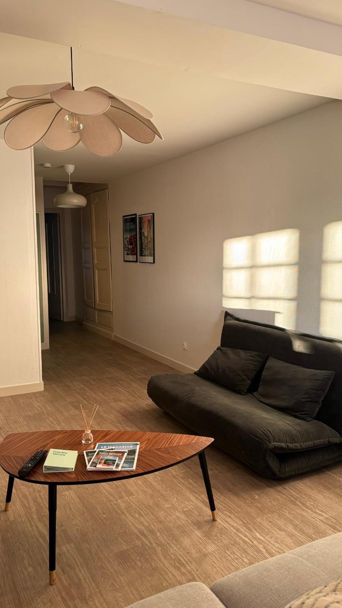 Spacieux Appartement Au Coeur Du Centre Historique De Dinan Esterno foto